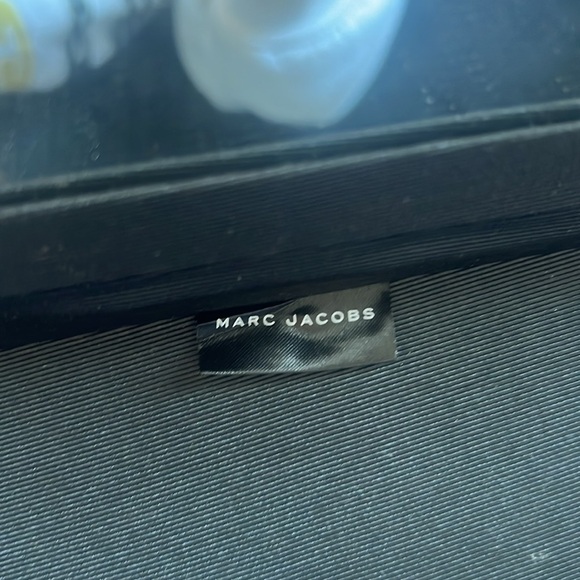 Marc Jacobs coffret wallet 🤍🌹 - Picture 5 of 7